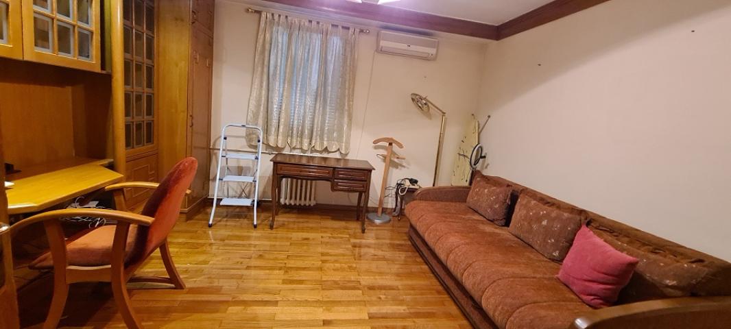 STARI GRAD SKUPSTINA 100m2 , T , 1500e