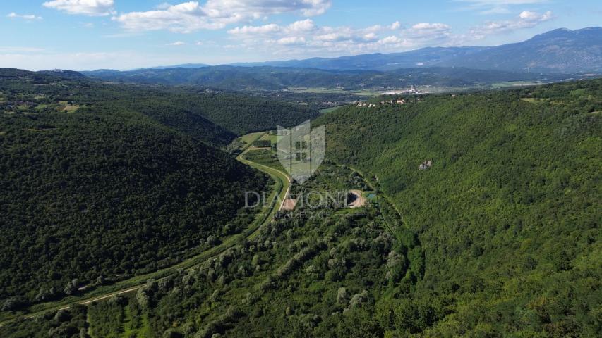 Zemljište Labin, 826m2