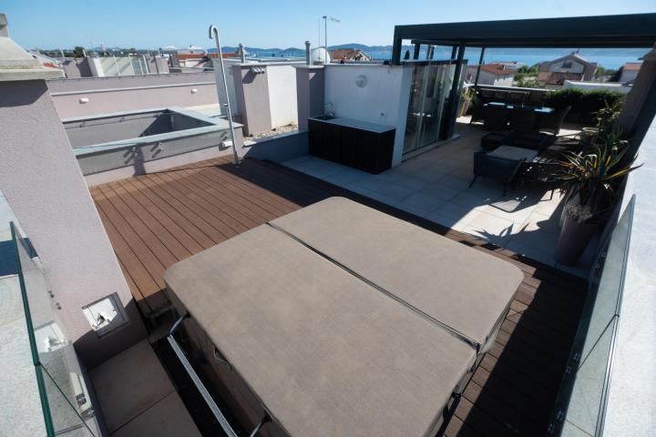 Zadar, Borik, luksuzan penthouse NKP 137, 26 m2 s terasama na TOP lokaciji!