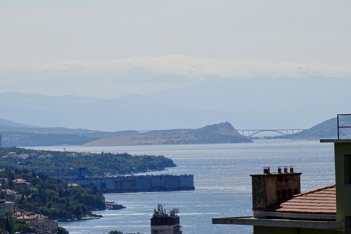 Rijeka, Belveder, dvoetažni stan površine 110m2 s panoramskim pogledom na more