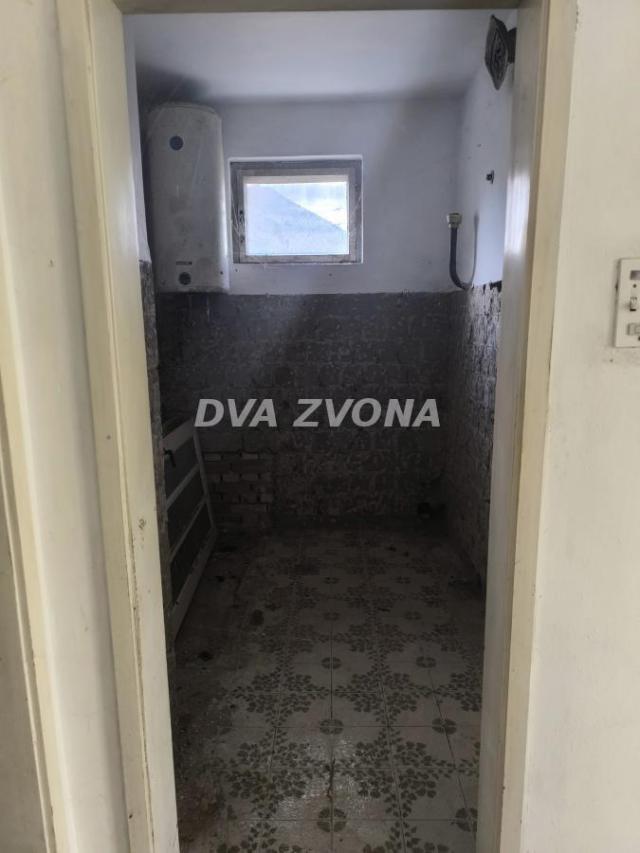 NOVIJA KUCA OD 300M2 NA PRODAJU POVOLJNO