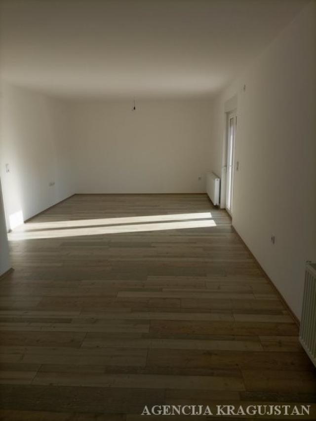 Izdavanje, Kuća, 95. 00m2 , Denino brdo