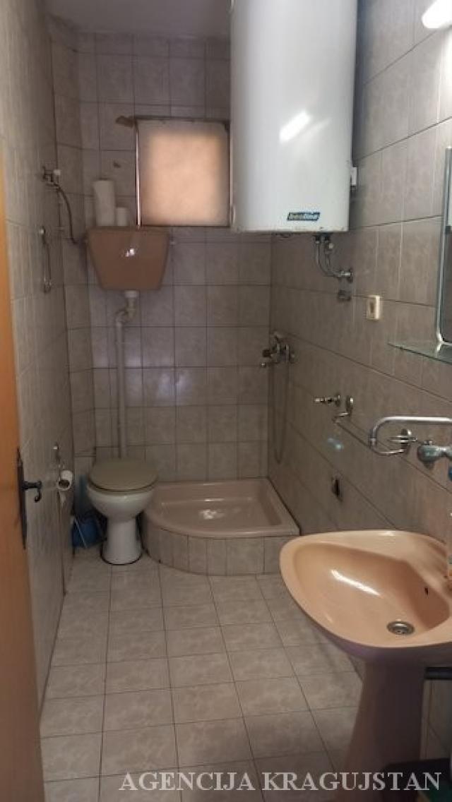 Izdavanje, Poslovni prostor, 60. 00m2 , Dragobraća