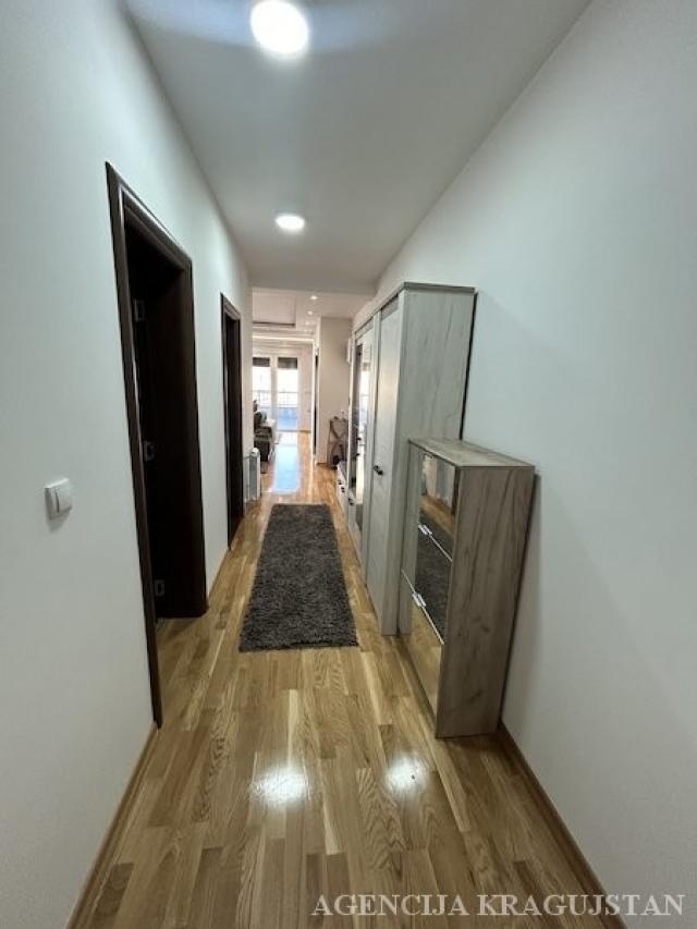 Prodaja, Stan, 130. 00m2 , Centar