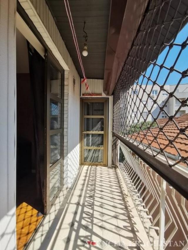 Izdavanje, Stan, 70. 00m2 , Centar