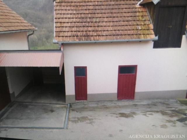 Prodaja, Kuća, 200. 00m2 , Kragujevac