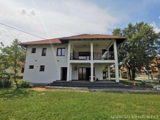 Izdavanje, Kuća, 100. 00m2 , Šumarice