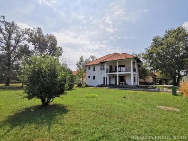 Izdavanje, Kuća, 100. 00m2 , Šumarice