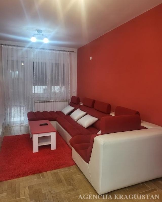 Izdavanje, Stan, 42. 00m2 , Centar