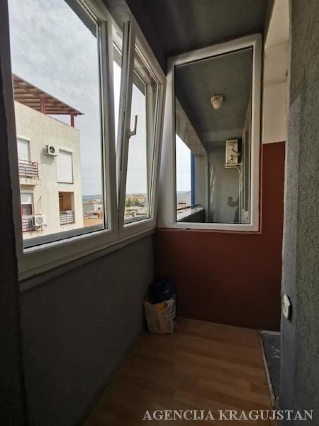 Izdavanje, Stan, 53. 00m2 , Centar