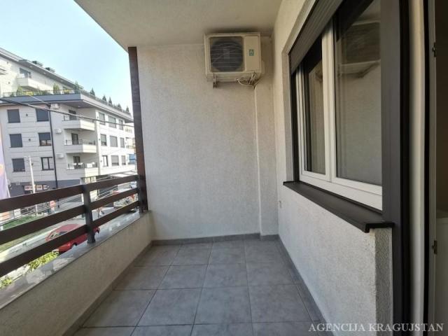 Izdavanje, Stan, 81. 00m2 , Centar