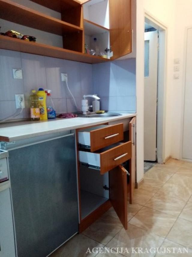 Izdavanje, Stan, 36. 00m2 , Centar