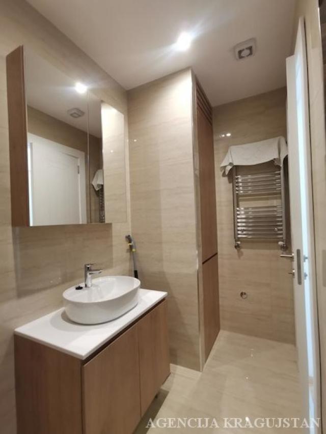 Izdavanje, Stan, 57. 00m2 , Erdoglija