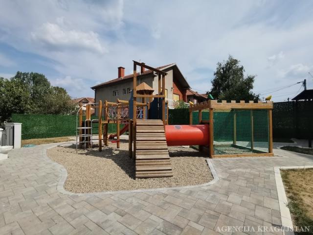 Izdavanje, Stan, 57. 00m2 , Erdoglija