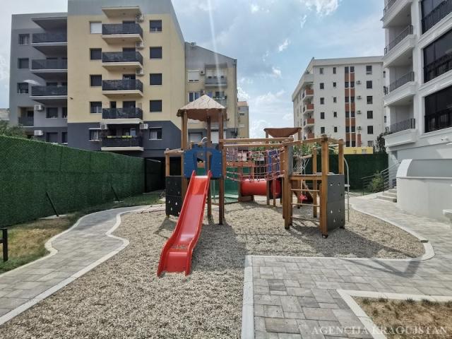 Izdavanje, Stan, 57. 00m2 , Erdoglija