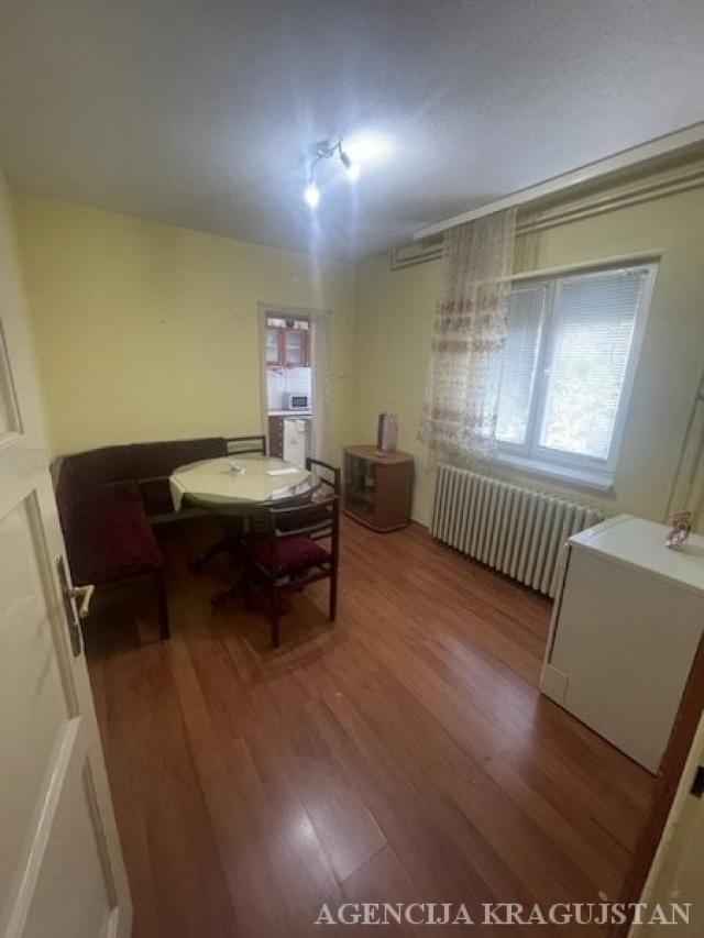 Izdavanje, Stan, 71. 00m2 , Centar