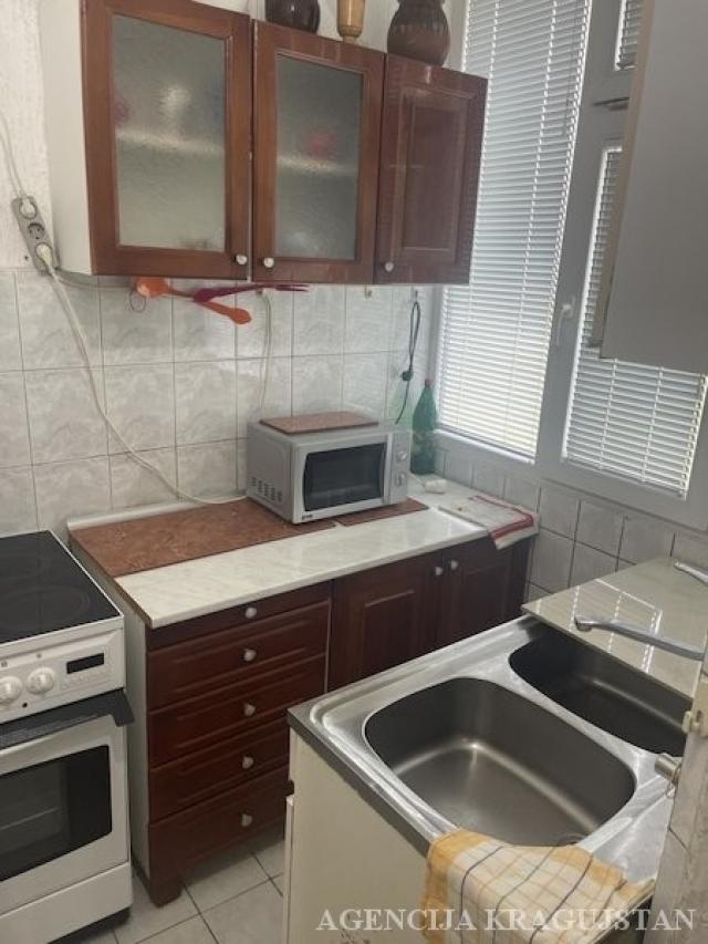 Izdavanje, Stan, 71. 00m2 , Centar