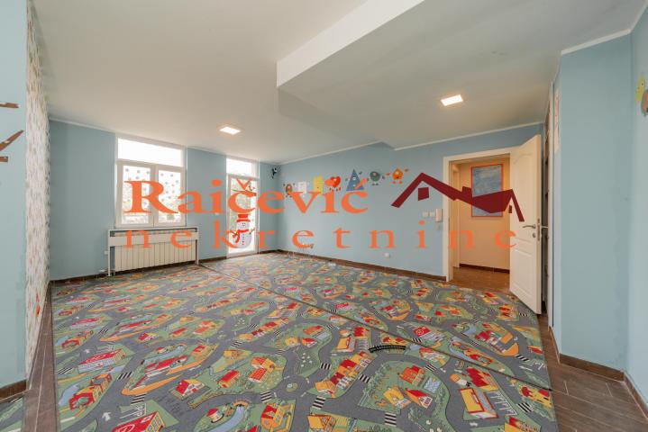 RAKOVICA KANAREVO BRDO 129m2 , 175000e