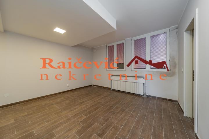 RAKOVICA KANAREVO BRDO 129m2 , 175000e