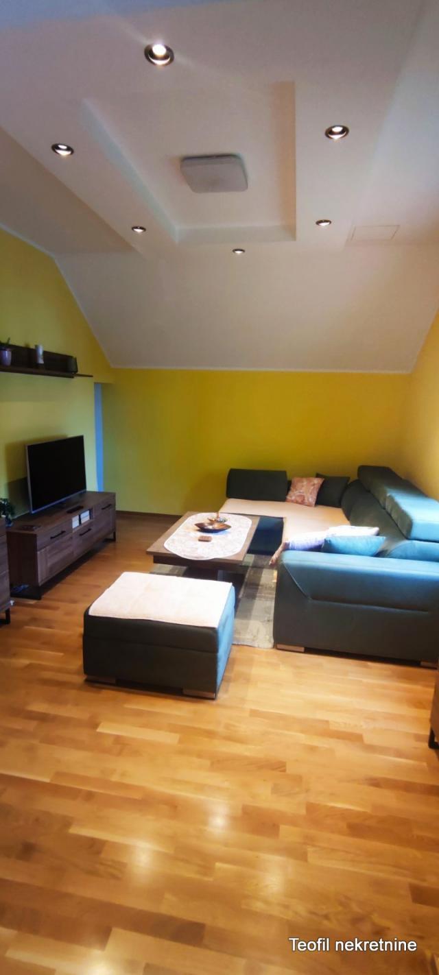 ZEMUN ZEMUN - ALTINA 215m2 , T , 350000e