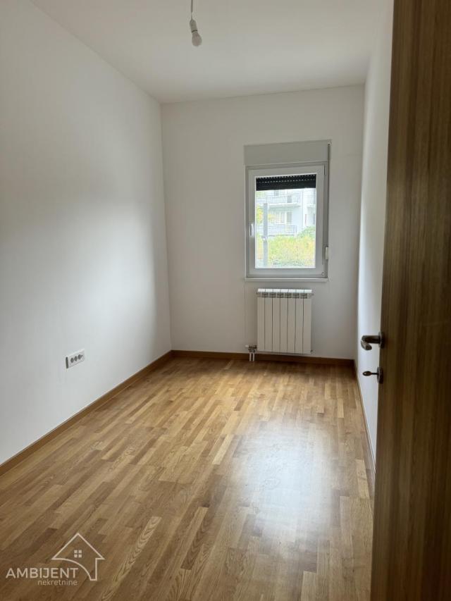 Trosoban stan u novogradnji u Starim Banovcima, 70m2