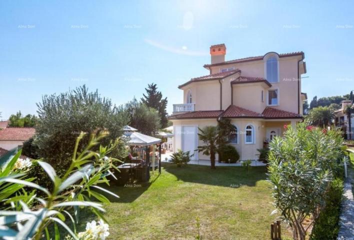 House House with apartments for sale, Premantura