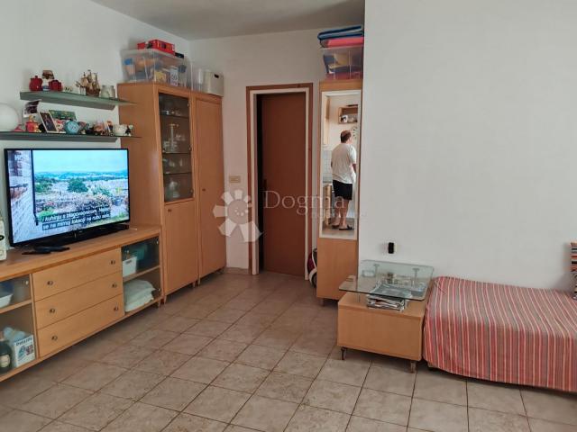 VODICE-SRIMA apartman 2. red od mora, privatni vrt+PM