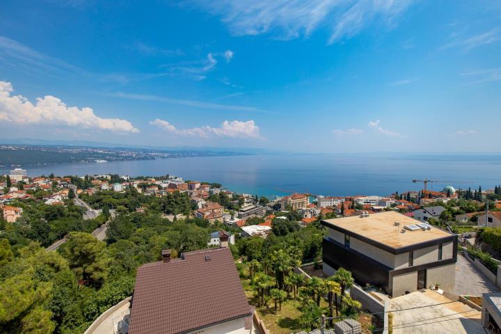 Opatija, atraktivan penthouse s bazenom NKP 367 m2 NOVOGRADNJA