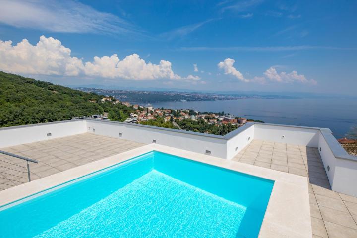 Opatija, atraktivan penthouse s bazenom NKP 367 m2 NOVOGRADNJA