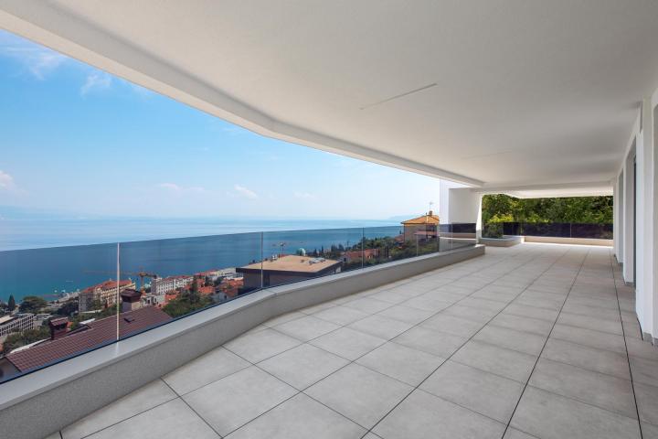 Opatija, atraktivan penthouse s bazenom NKP 367 m2 NOVOGRADNJA