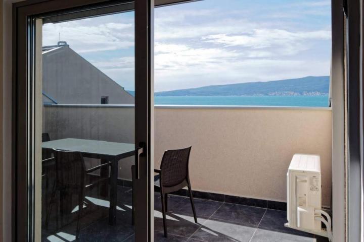 For rent: Duplex apartment with a sea view