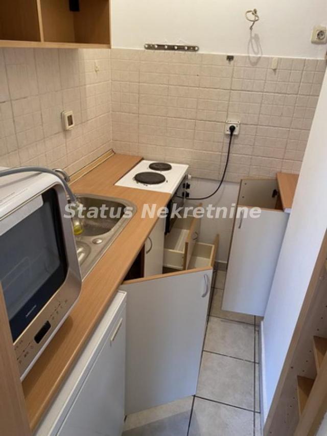 Odlična Garsonjera na Grbavici-30m2-300 e. 065-3858-888