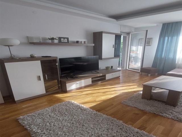 Prodajemo dvosoban stan 47m2, Jurija Gagarina, Blok 61