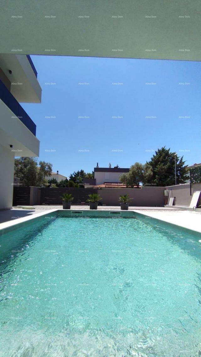 Haus Ein wunderschönes Haus mit Swimmingpool und Meerblick, in der Nähe von Fažana!