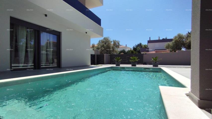 Haus Ein wunderschönes Haus mit Swimmingpool und Meerblick, in der Nähe von Fažana!