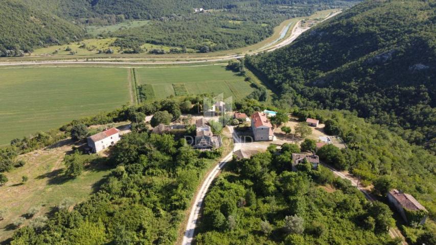 Zemljište Grožnjan, 114. 440m2