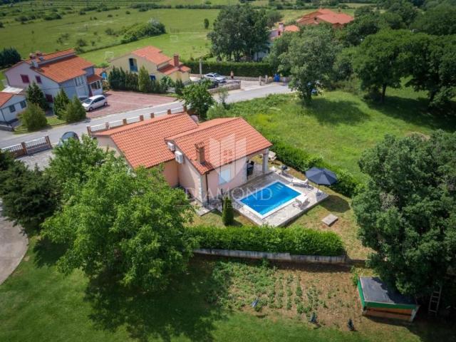 Labin area, house with swimming pool