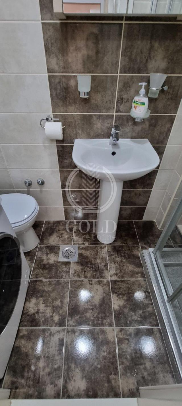 IZDAVANJE Stan 3. 0: Novi Sad, Dr Svetislava Kasapinovića, 62m2, 900 eura ID#4877