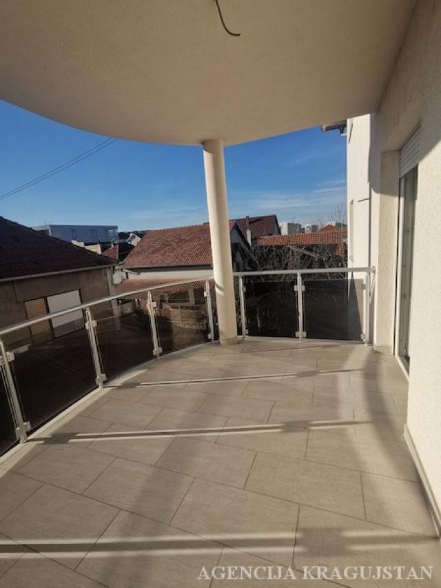 Izdavanje, Kuća, 95. 00m2 , Denino brdo