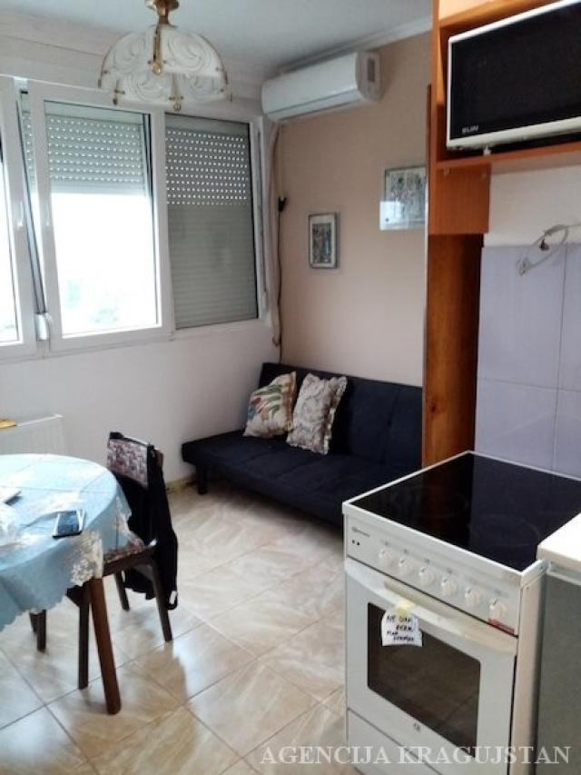 Izdavanje, Stan, 36. 00m2 , Centar