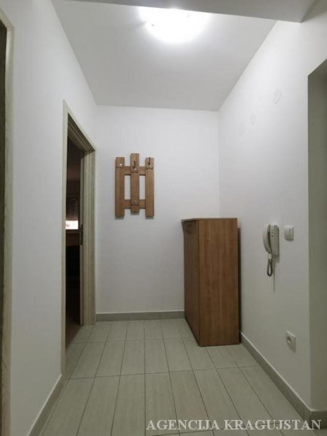 Izdavanje, Stan, 41. 00m2 , Centar