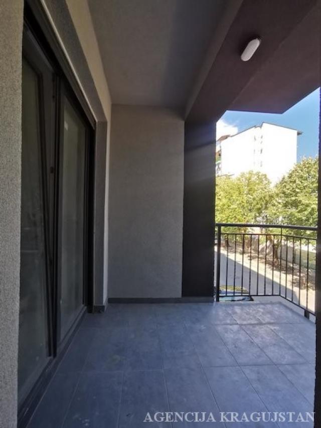 Izdavanje, Stan, 42. 85m2 , Centar