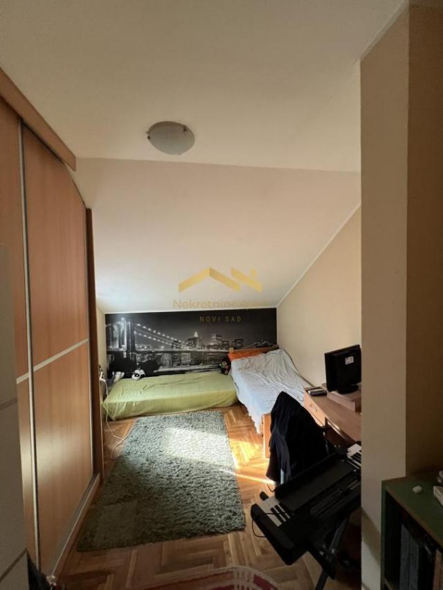 Nova detelinara  četvorosoban duplex, sa ugradnim elementima