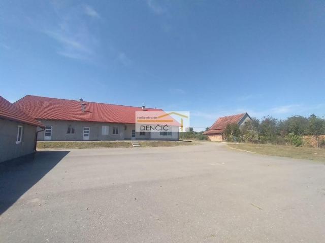 Poslovna zgrada, 900 m2, Čenta, prodaja