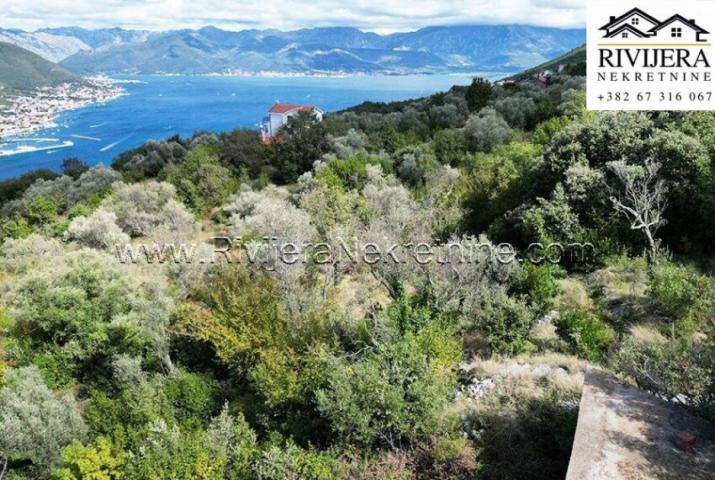 For sale land with building permit in Lustica