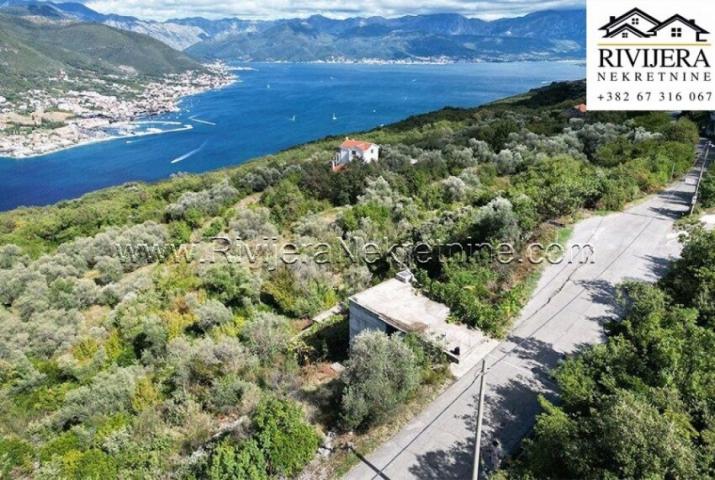 For sale land with building permit in Lustica