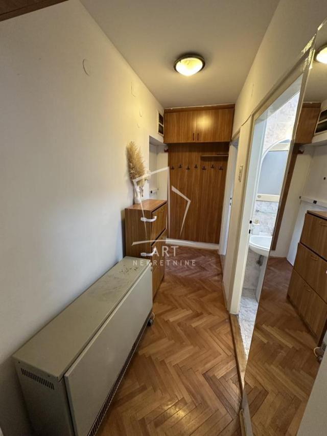 Odlična lokacija, u samom centru, mereno 42m2 ID#8801