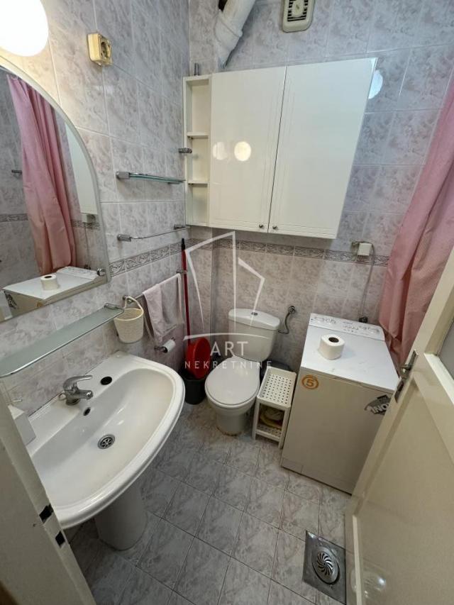 Odlična lokacija, u samom centru, mereno 42m2 ID#8801