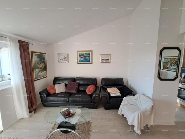 Stan Novouređeni penthouse s pogledom na more, Poreč!