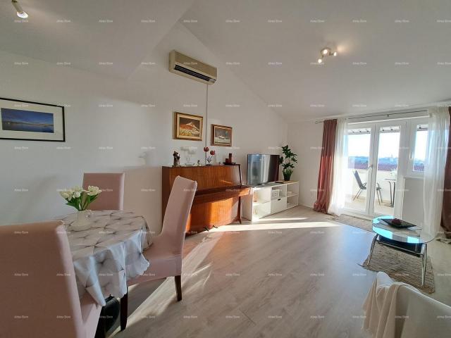 Stan Novouređeni penthouse s pogledom na more, Poreč!